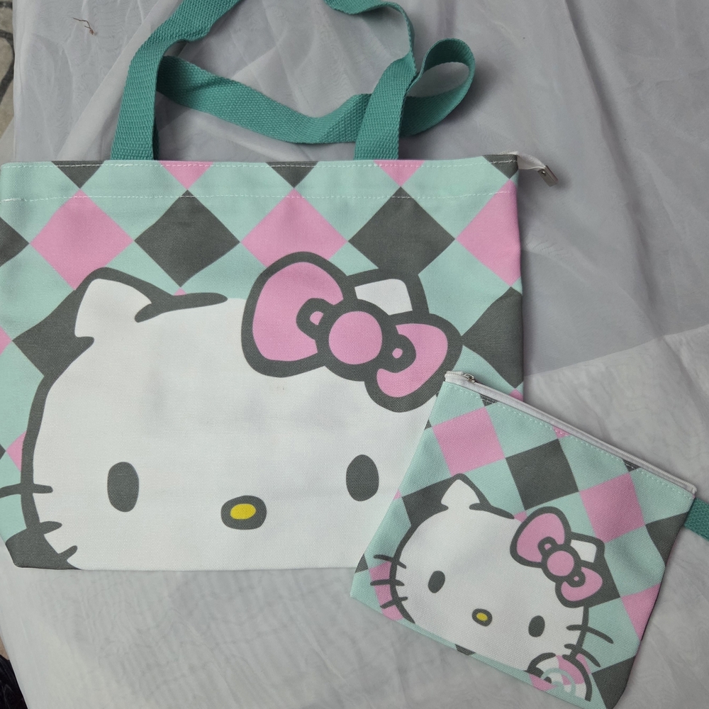 Hello Kitty Tote Set - Picture 10 of 12